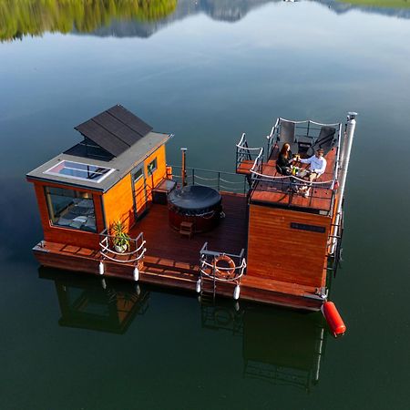 Aquachill Houseboat & Wellness Hotel Liptovský Trnovec Eksteriør billede