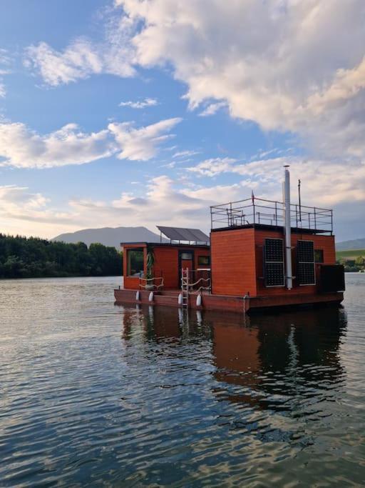 Aquachill Houseboat & Wellness Hotel Liptovský Trnovec Eksteriør billede