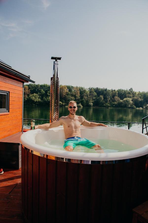 Aquachill Houseboat & Wellness Hotel Liptovský Trnovec Eksteriør billede