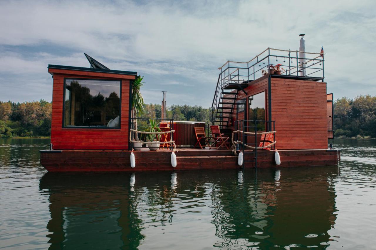 Aquachill Houseboat & Wellness Hotel Liptovský Trnovec Eksteriør billede