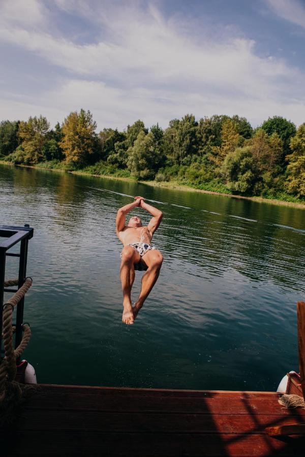 Aquachill Houseboat & Wellness Hotel Liptovský Trnovec Eksteriør billede