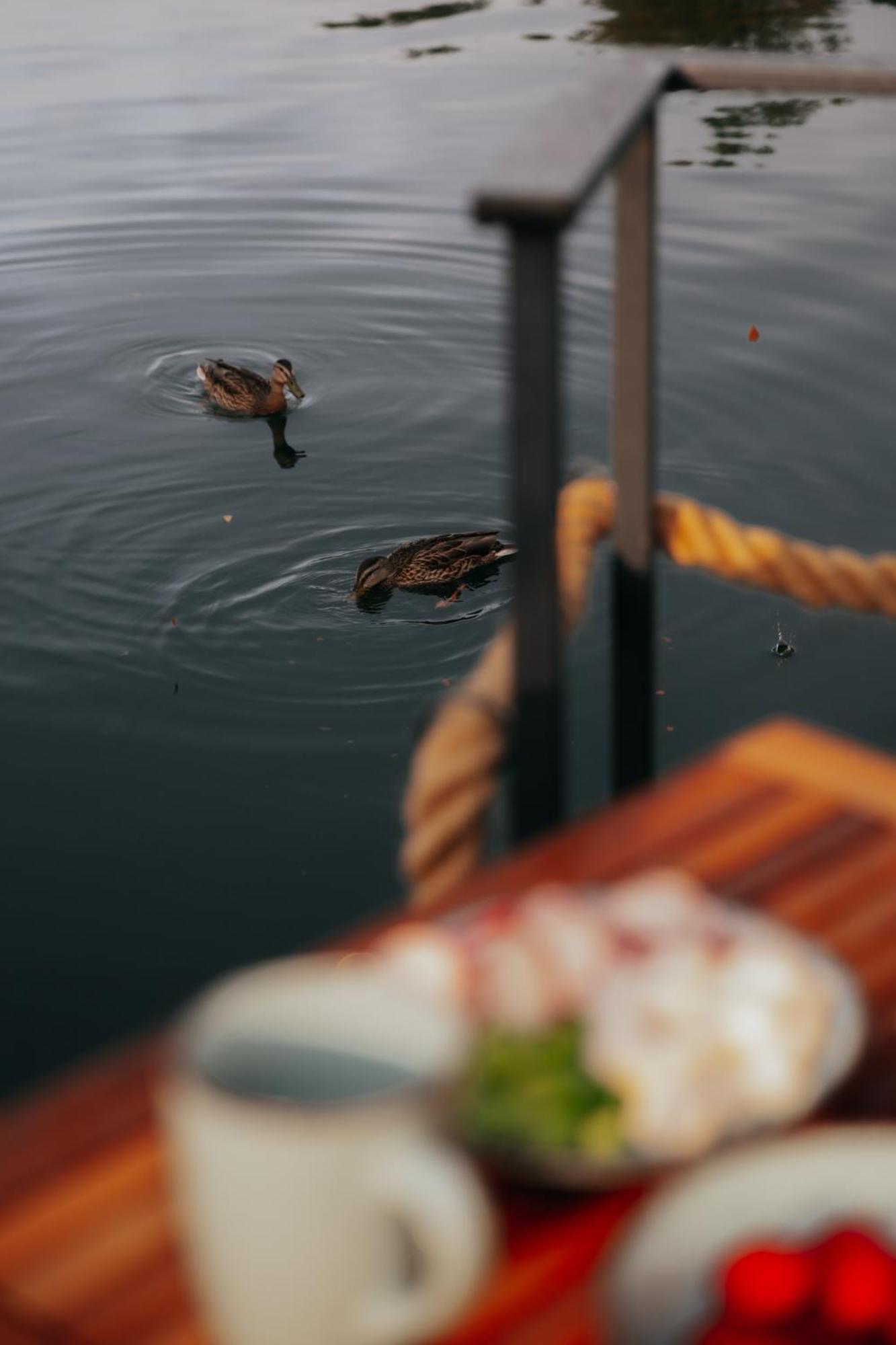 Aquachill Houseboat & Wellness Hotel Liptovský Trnovec Eksteriør billede