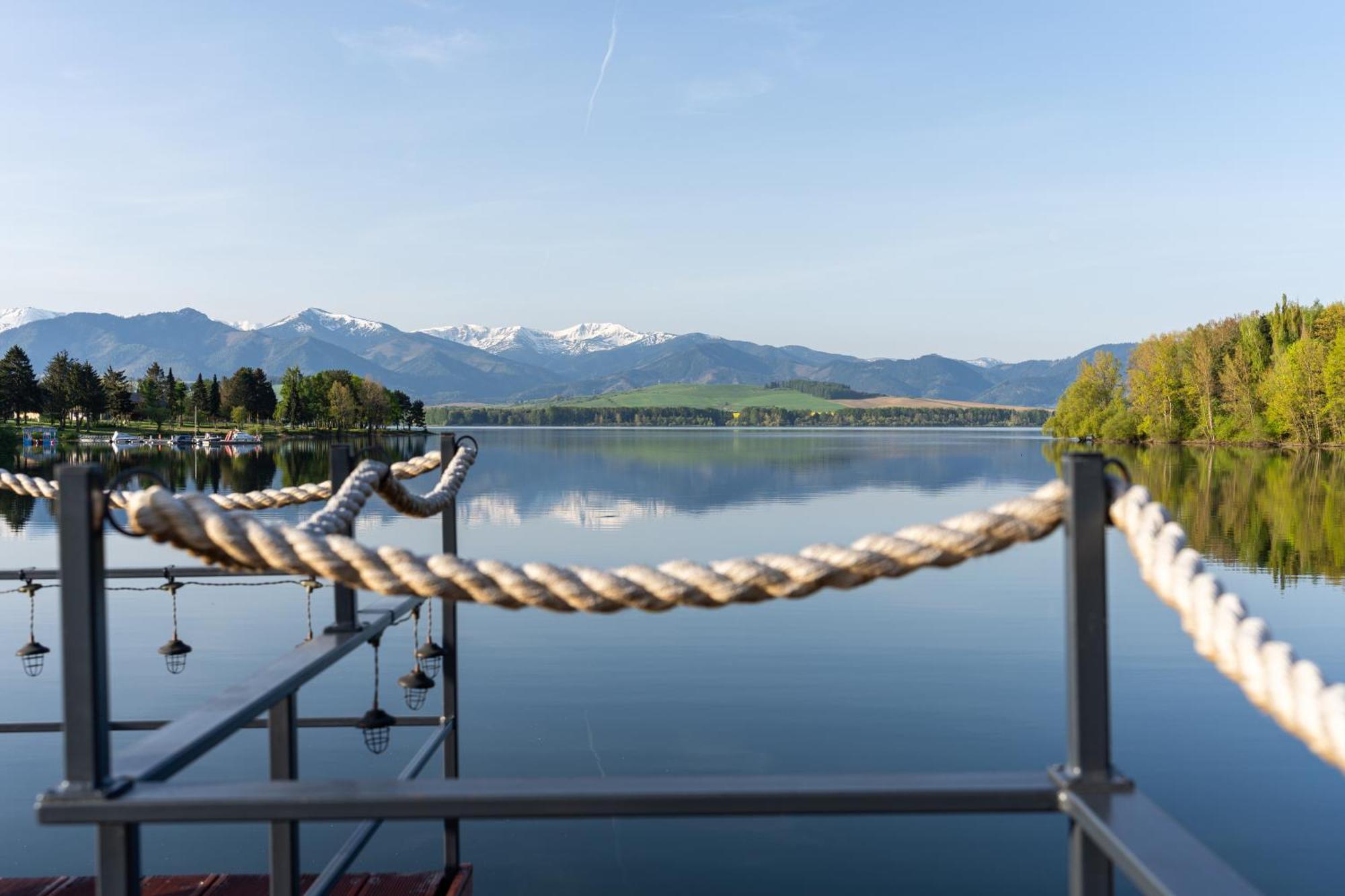 Aquachill Houseboat & Wellness Hotel Liptovský Trnovec Eksteriør billede