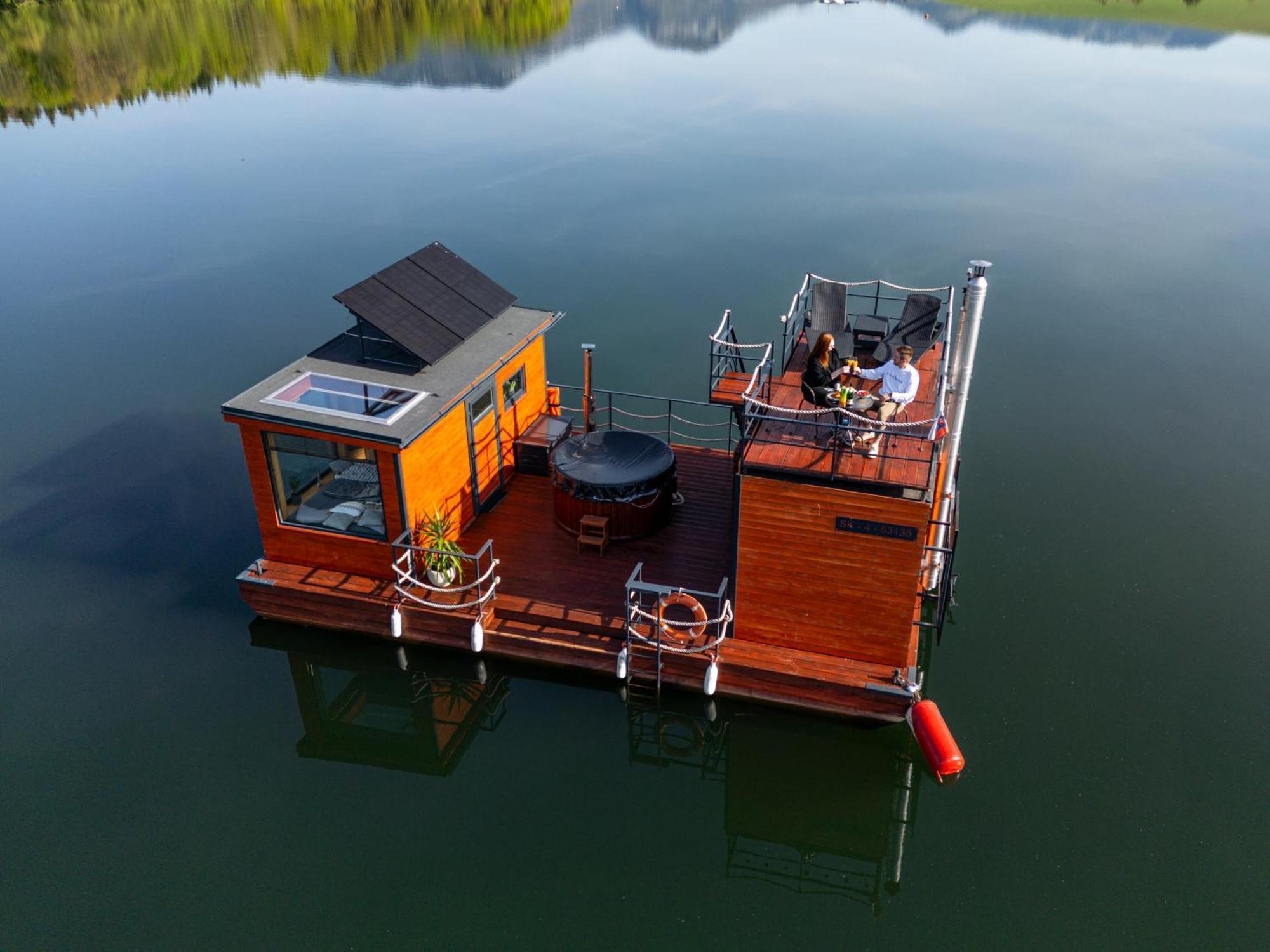 Aquachill Houseboat & Wellness Hotel Liptovský Trnovec Eksteriør billede