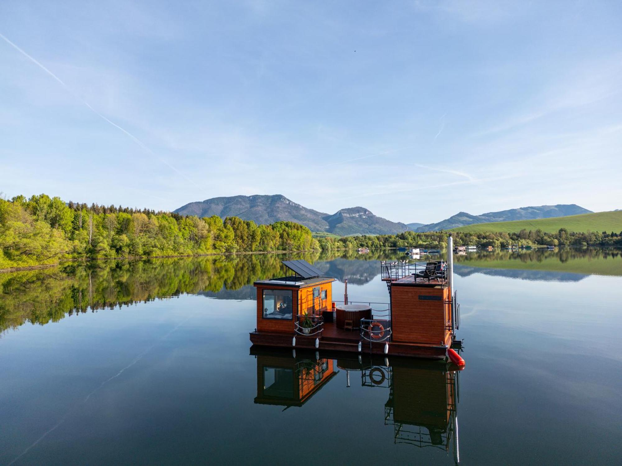 Aquachill Houseboat & Wellness Hotel Liptovský Trnovec Eksteriør billede