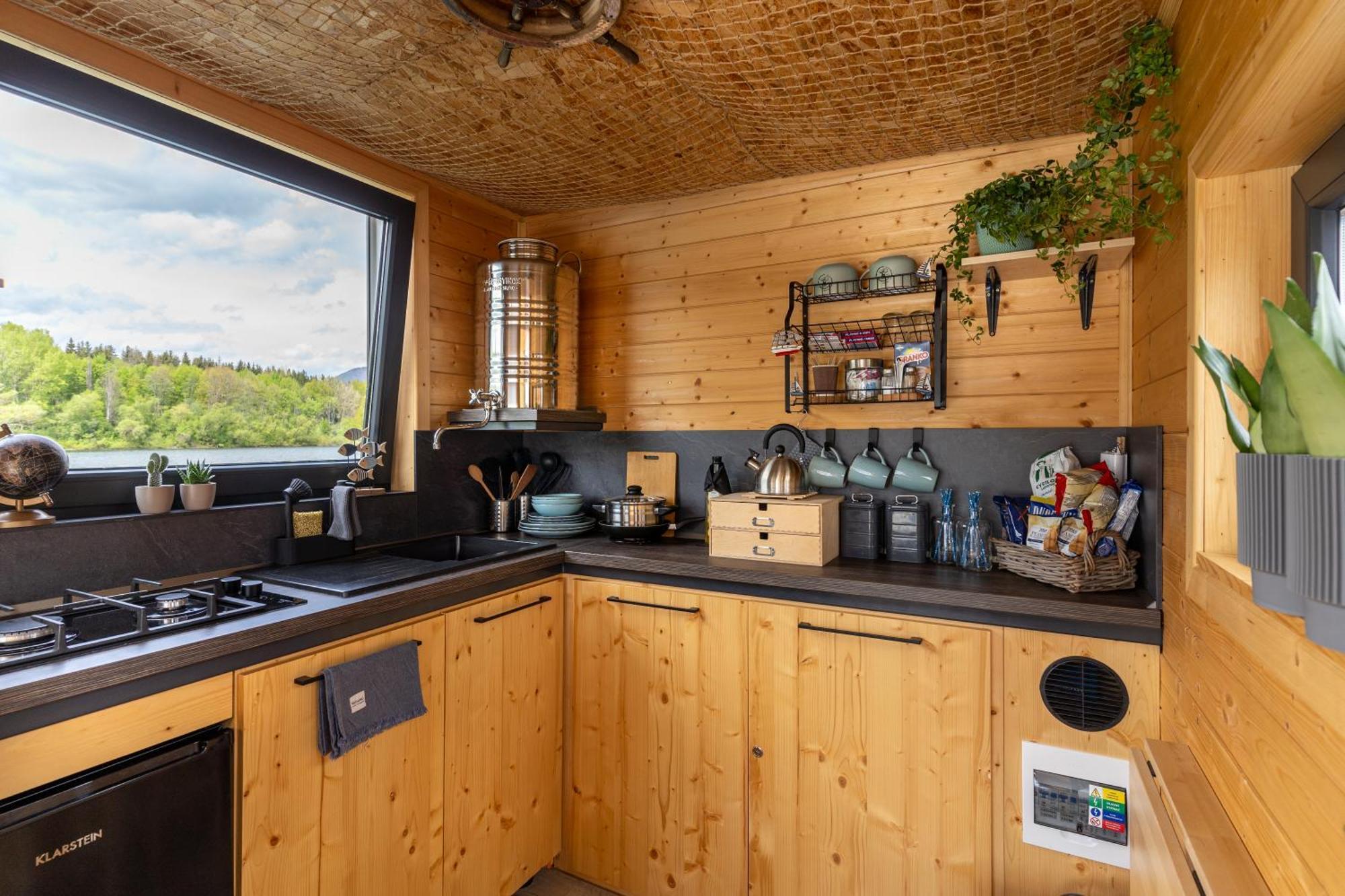 Aquachill Houseboat & Wellness Hotel Liptovský Trnovec Eksteriør billede