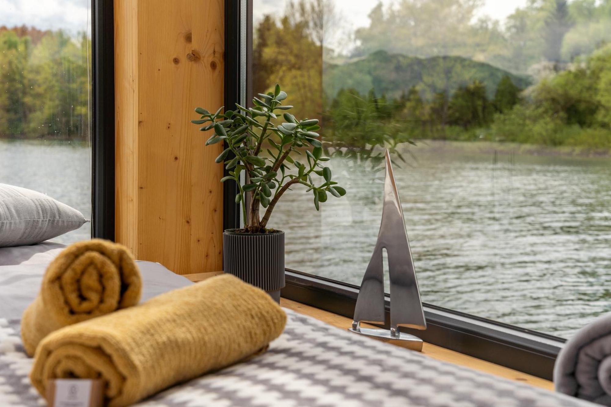 Aquachill Houseboat & Wellness Hotel Liptovský Trnovec Eksteriør billede